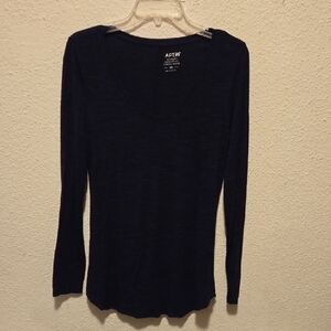 B18 Apt 9 Blue V Neck Long Sleeve Tee Sz Xs